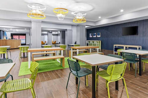 Spark by Hilton Cincinnati Fairfield