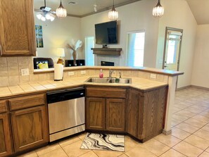 Interior - Comfortable South Edmond Home - 4bed 2bath (Edmond)