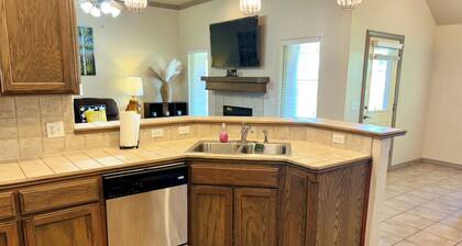 Comfortable South Edmond Home - 4bed 2bath