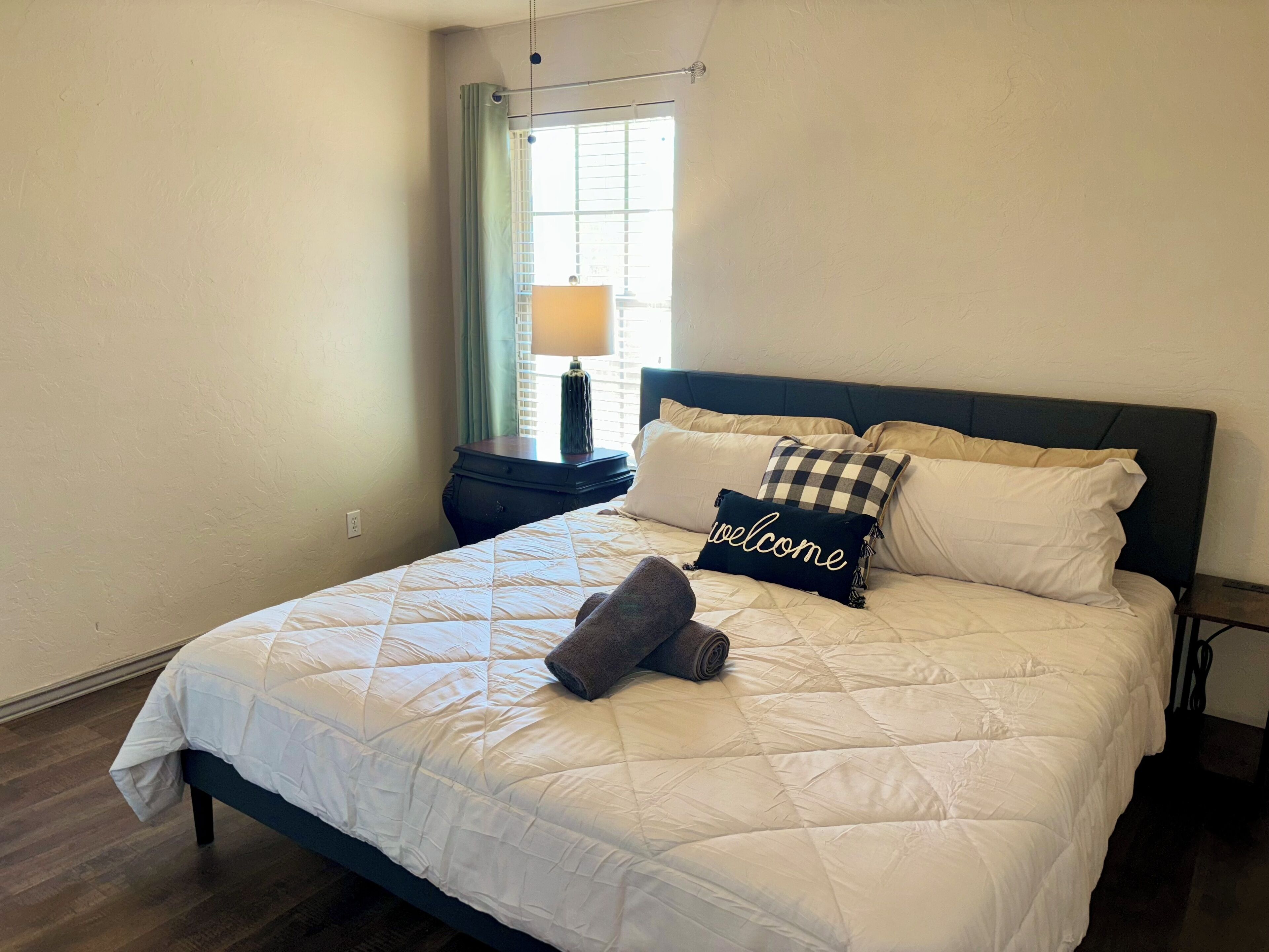 4 bedrooms, iron/ironing board, free WiFi, bed sheets