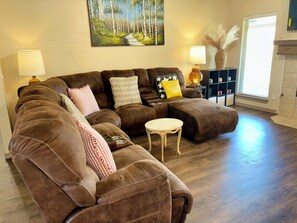 Smart TV, fireplace