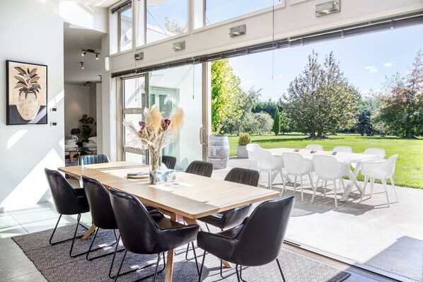 Dining - Paradise on Campbell (Martinborough)