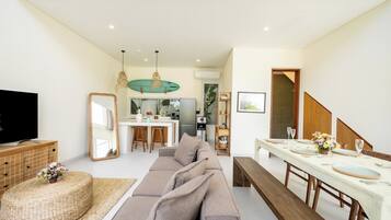 Villa Deluxe, 1 chambre, patio, vue piscine | Salle de séjour