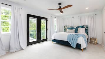 4 soveværelser, skrivebord, strygejern/strygebræt, weekendseng