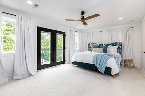 4 bedrooms, desk, iron/ironing board, travel cot