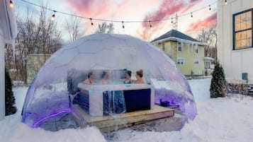 Bain à remous extérieur