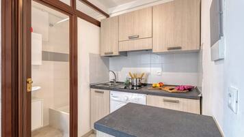 Réfrigérateur, plaque de cuisson