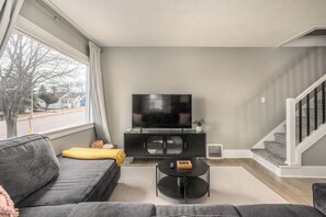 Smart-TV, Videospiele, DVD-Player, Bücher