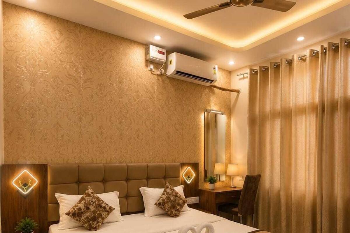 Deluxe Double Room, City View | Desk, laptop workspace, WiFi (free)