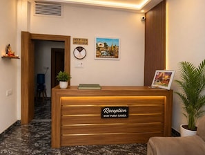 Desk, laptop workspace, free WiFi