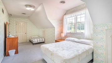 4 bedrooms, free WiFi, bed sheets