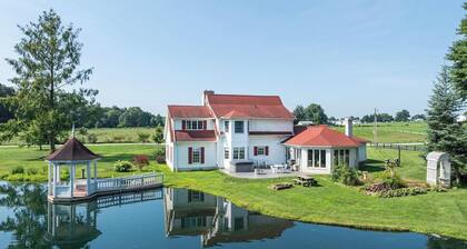 Country Cottage is a charming rental located in Apple Creek, OH.