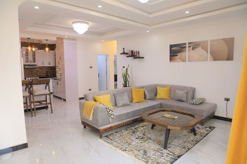 Chateau De Addis- Luxurious - 2b/2ba