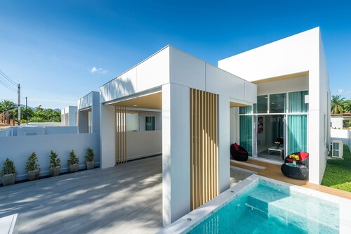 The Garnet Light Pool Villa Aonang Krabi ,Cozy 3BR Pool Villa, 5 mins to beach