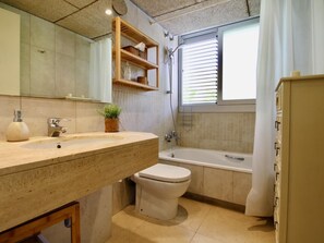 Hair dryer, towels