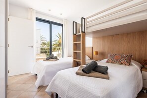 3 chambres, fer et planche à repasser, accès Internet, draps fournis