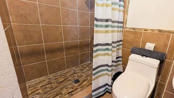 City-Vierbettzimmer | Badezimmer