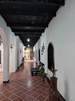 Traditional Quadruple Room | Living area