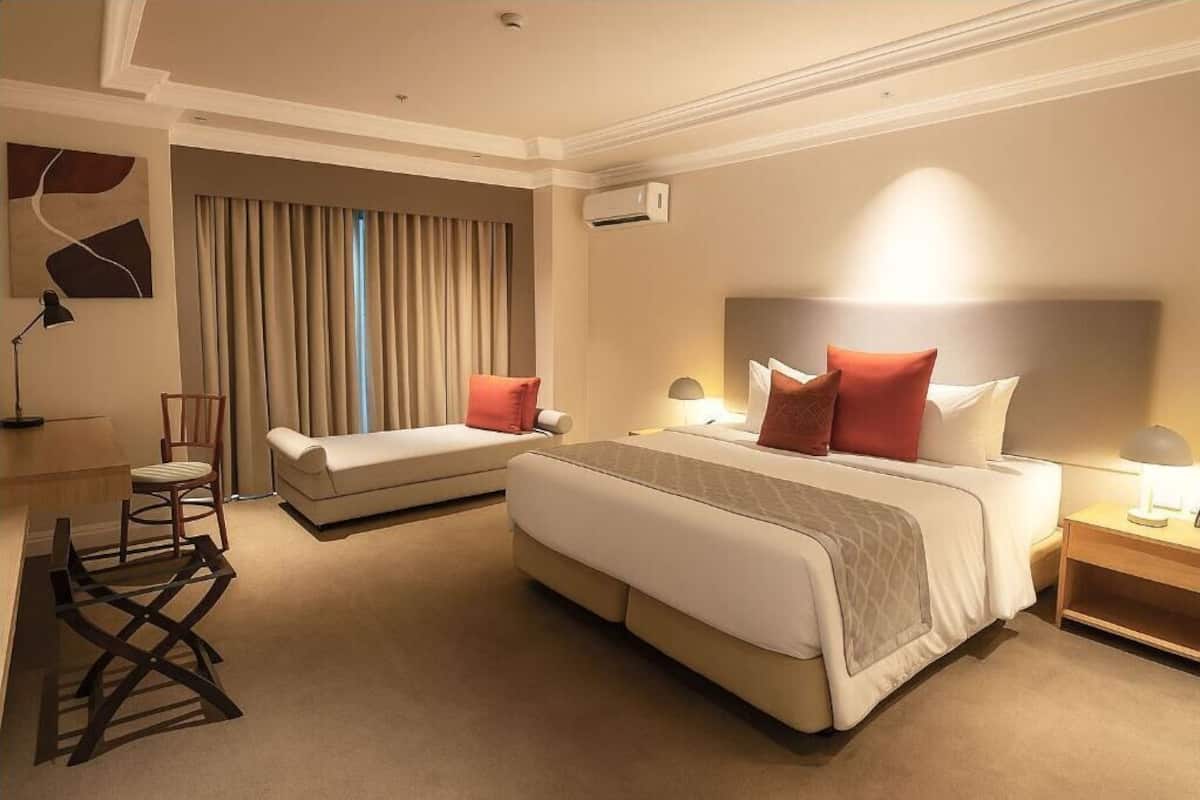 Suite, 1 chambre, vue ville | Wi-Fi gratuit, draps fournis