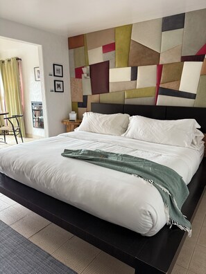 Single Room, Mountain View