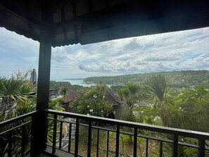 Phòng cơ bản, quang cảnh hồ bơi | Hiên