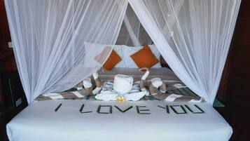 Basic Room, Pool View | Desk, free WiFi