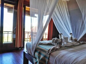 Chambre, vue piscine