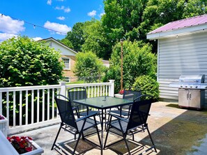 屋外ダイニングエリア