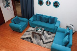 Vönduð íbúð - 4 svefnherbergi - verönd - á horni | Stofa