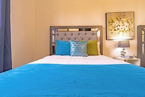 4 bedrooms, desk, laptop workspace, blackout drapes