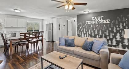 Knox Retreat ~ Cozy Home w/ Outdoor Entertainment