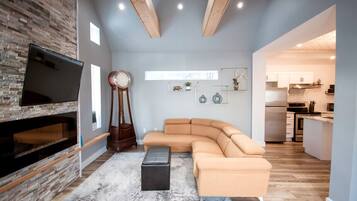 Smart TV y chimenea