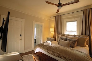 3 bedrooms, iron/ironing board, travel cot, free WiFi