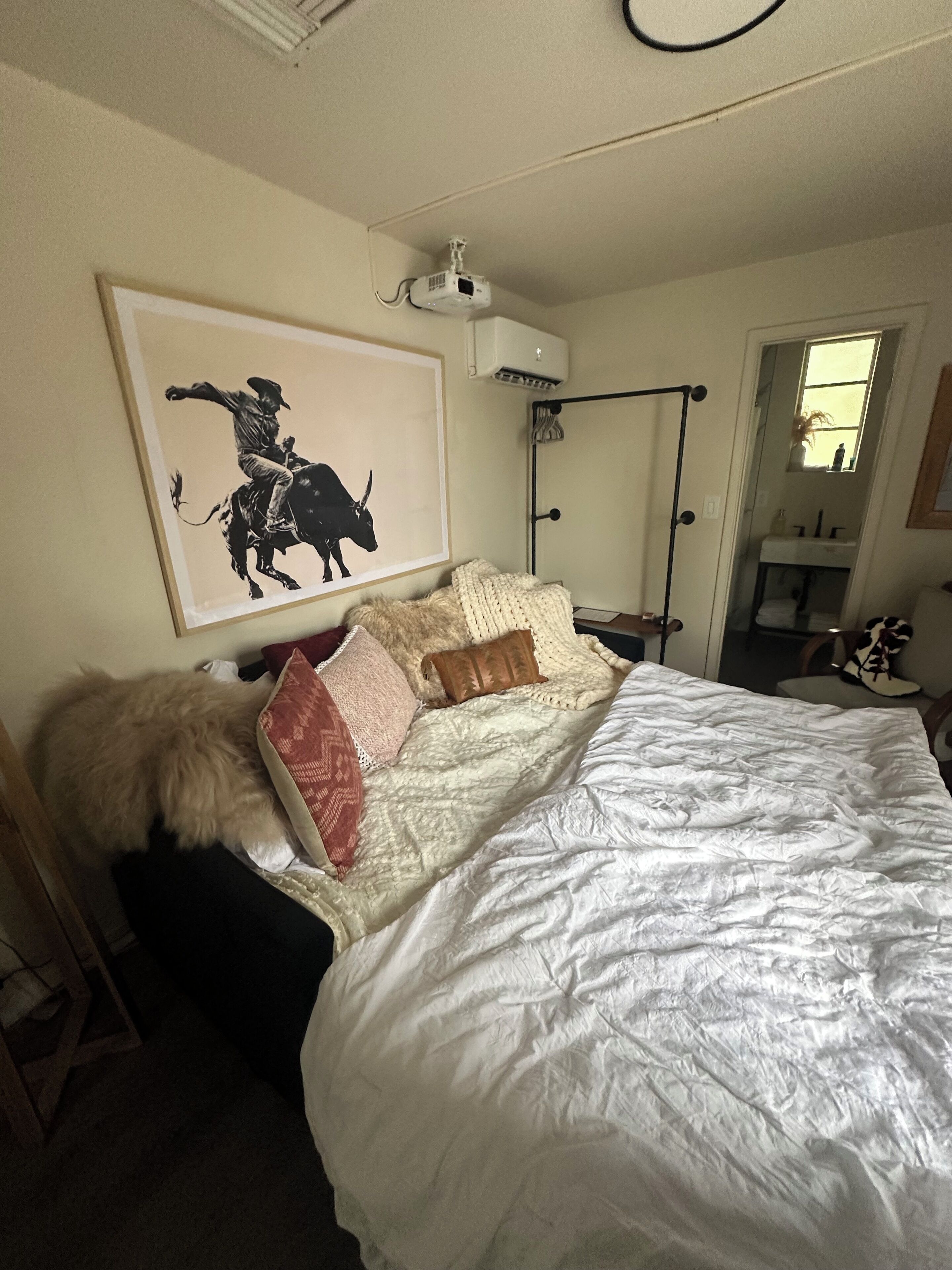 1 bedroom, desk, free WiFi, bed sheets