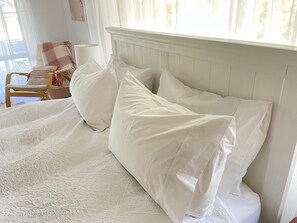 3 bedrooms, iron/ironing board, travel crib, WiFi