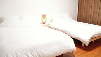 2 bedrooms, desk, iron/ironing board, free WiFi