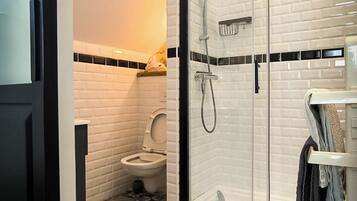 Comfort Double Room, Courtyard View | Bathroom