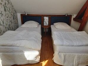 Comfort Double or Twin Room, Garden View | Desk, laptop workspace, free WiFi - LE CLOS DU BUISSON (Saint-Aubin-sur-Gaillon)