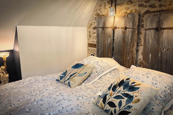 Deluxe Double or Twin Room, Park View | Desk, laptop workspace, WiFi (free)