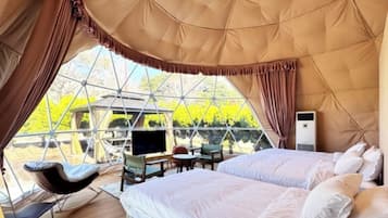 1 bedroom, desk, free WiFi, bed sheets