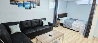 Delightful Apartment (Basement) with 2- bdrms near Downtown w/ WiFi in Fairbanks