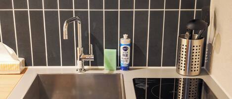 Fridge, microwave, stovetop, cookware/dishes/utensils