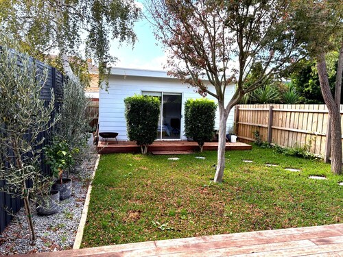 Modern Home + Granny Flat