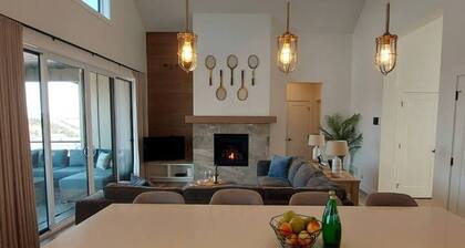 Family Sized Modern Farmhouse Luxury w/ Golf Course Views. Pet-Friendly!