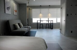 1 quarto, escrivaninha, ferros/tábuas de passar roupa, Wi-Fi de cortesia