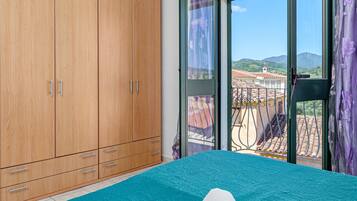 2 bedrooms, iron/ironing board, free WiFi, bed sheets