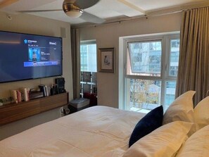 3 bedrooms, desk, iron/ironing board, free WiFi