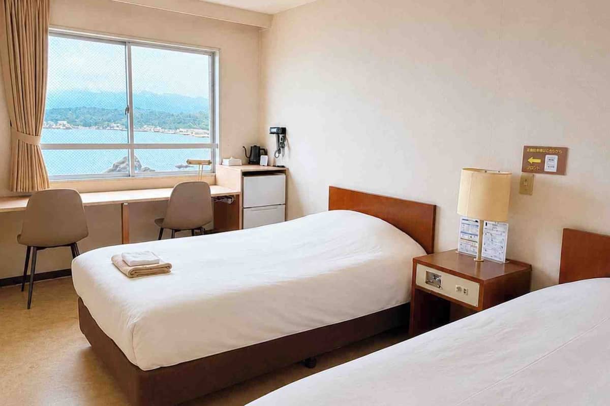 Twin Room, Non Smoking, Ocean View (Main Building) | WiFi (free), bed sheets