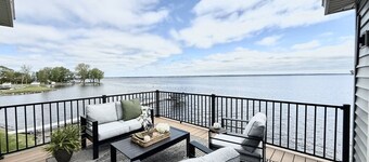 Huge 6BR Oneida Lakefront Retreat - Sleeps 20!