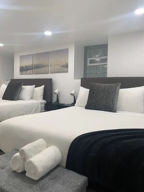 Desk, iron/ironing board, WiFi, bed sheets